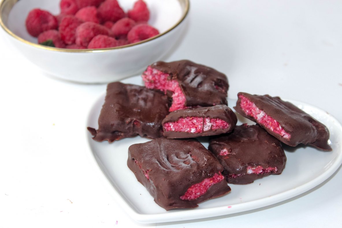 raspberryripe-love-bite-chocolate-wholesome-heart