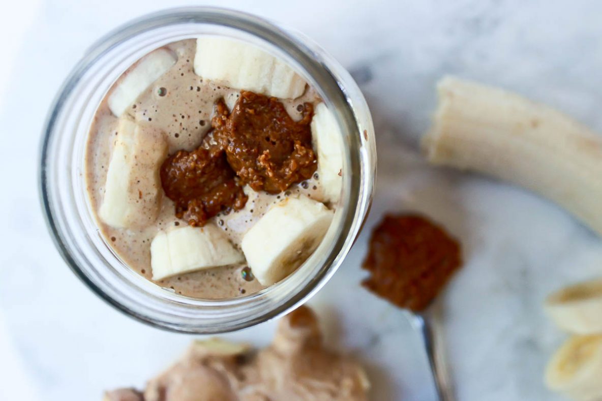 gingerbread-smoothie-winter-wholesome-heart